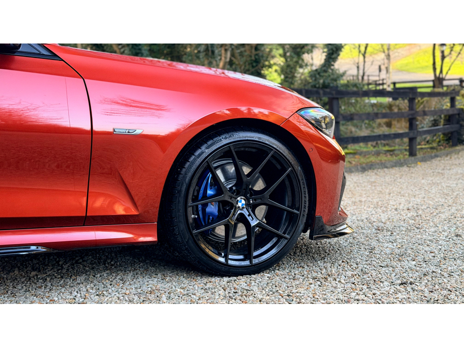 2022 BMW 3 Series - image 4