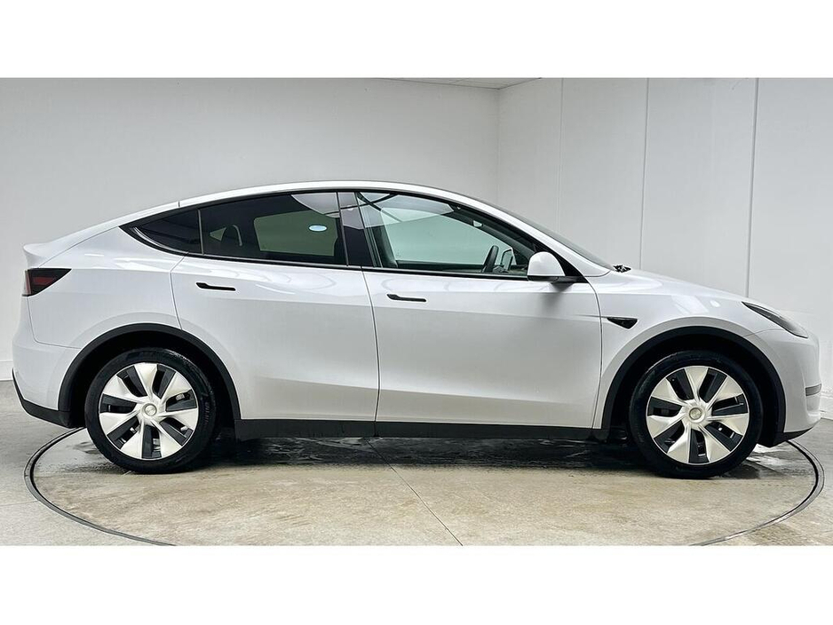 2022 Tesla Model Y - image 3