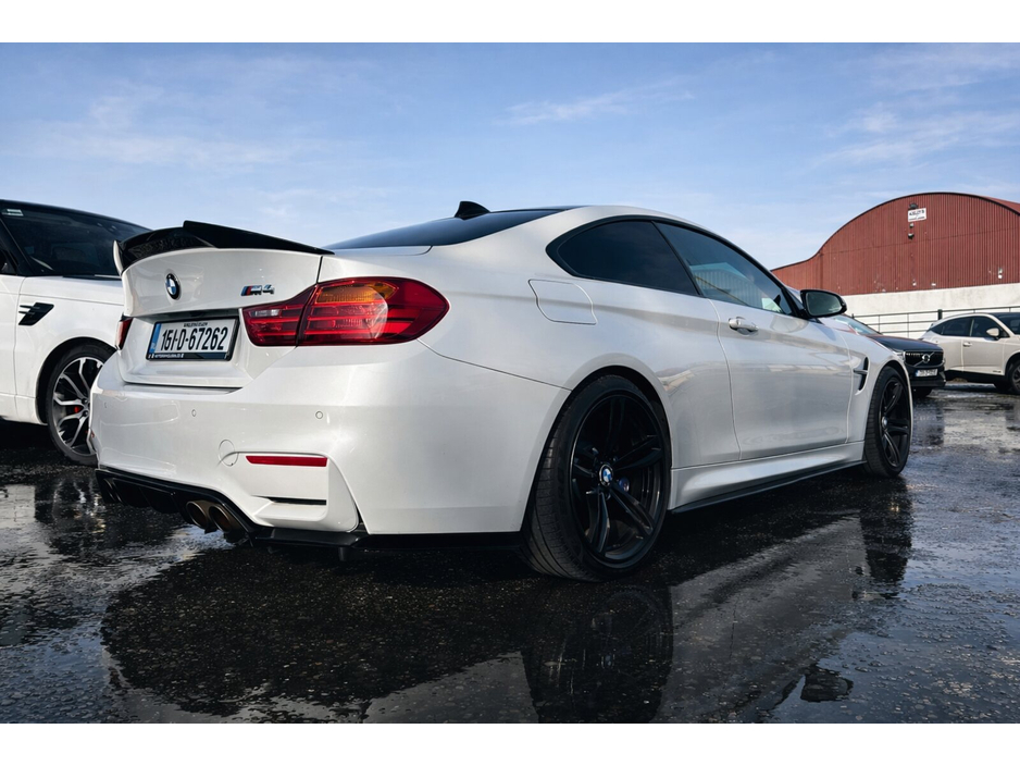 2016 BMW M4 - image 6