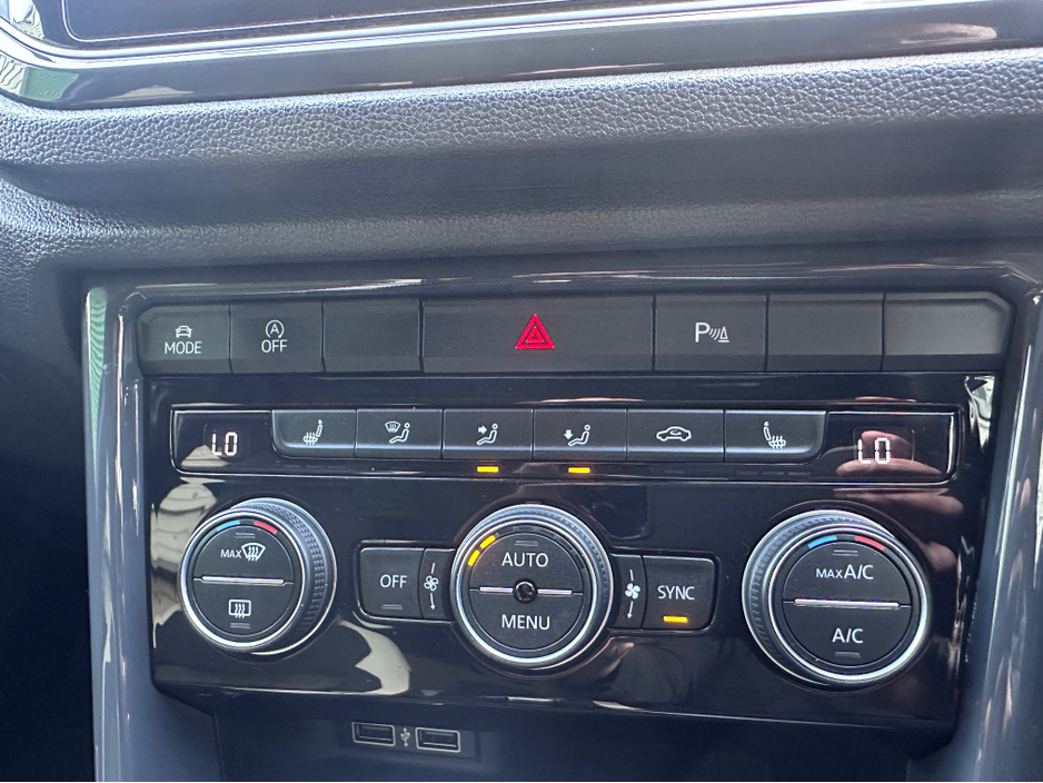 2019 Volkswagen T-Roc - image 12