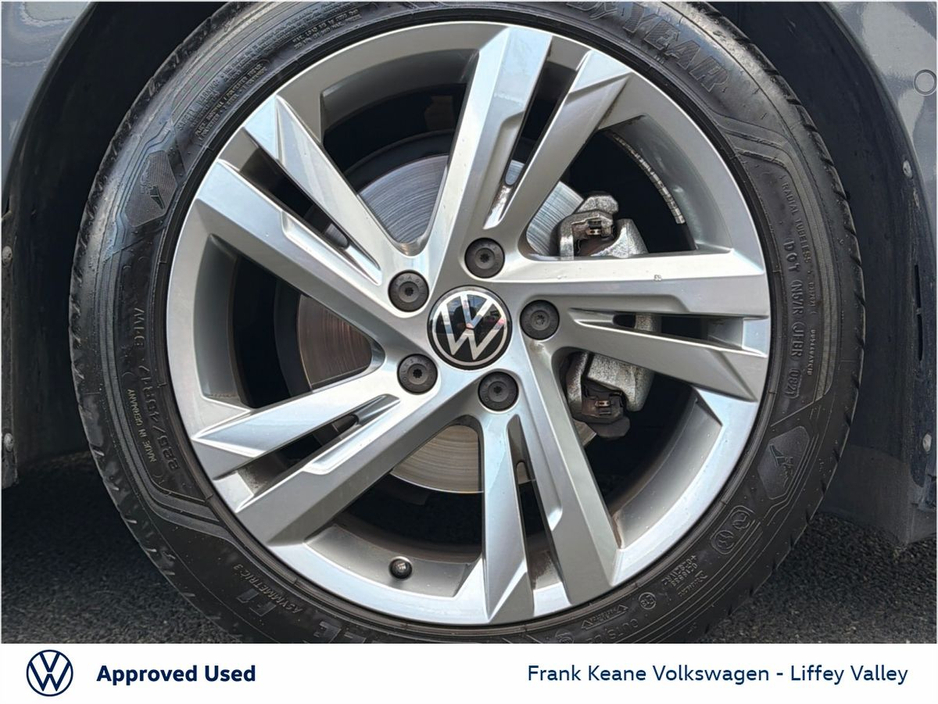 2021 Volkswagen Golf - image 8