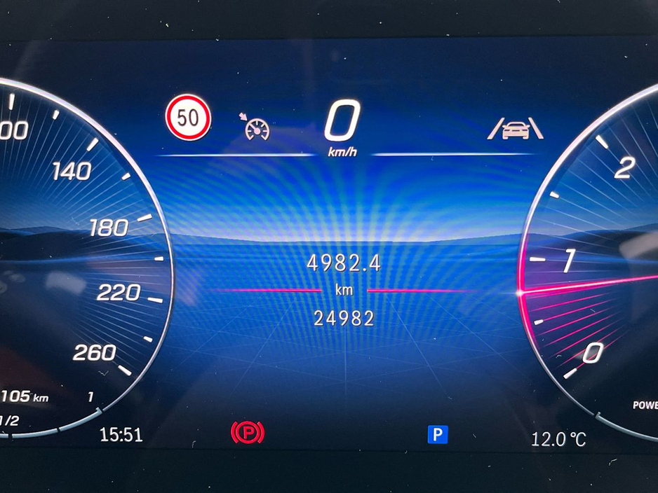 2025 Mercedes-Benz GLC Class - image 9