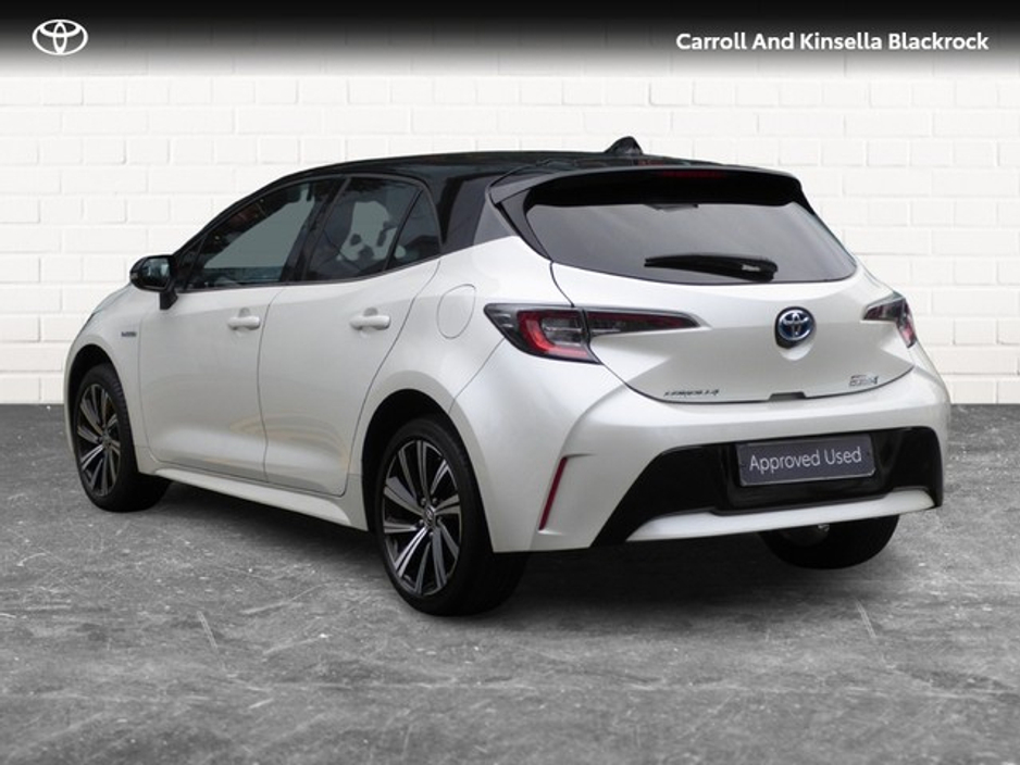 2024 Toyota Corolla Hybrid Luna Sport HB €32,950