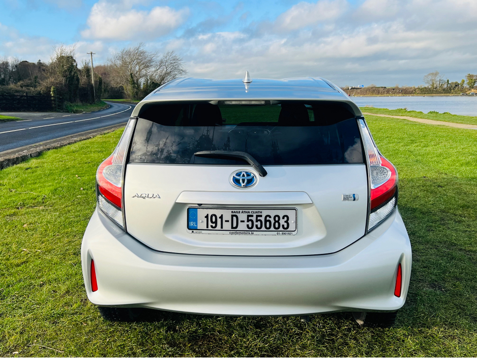 2019 Toyota Aqua - image 13