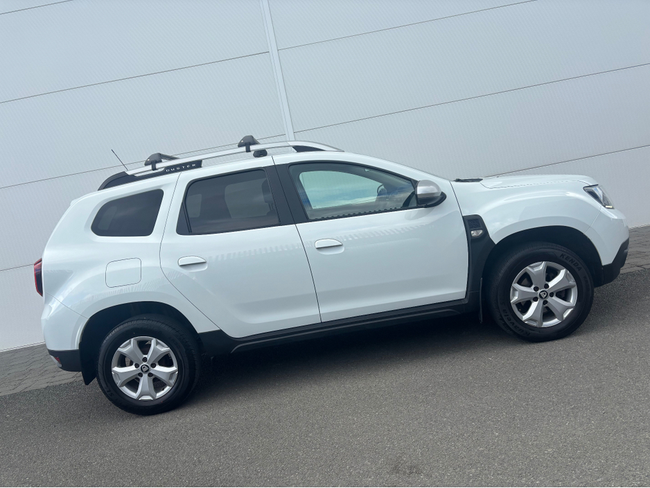 2020 Dacia Duster - image 7