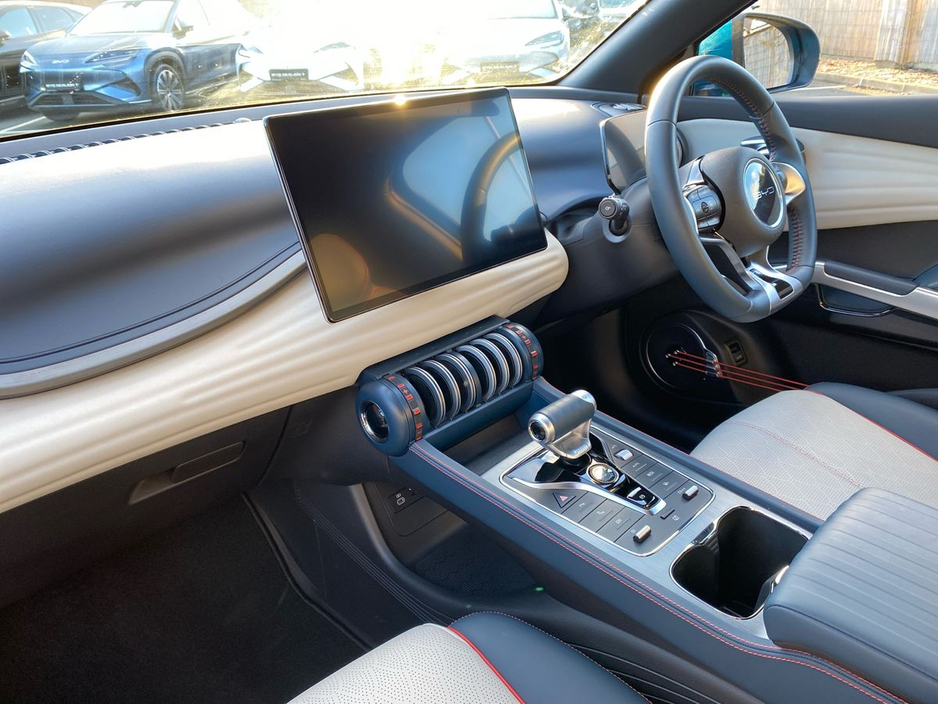 2025 BYD ATTO 3 - image 12