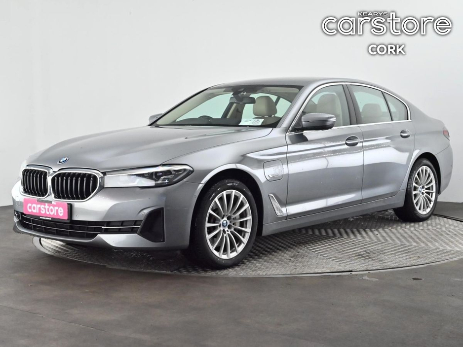2023 BMW 5 Series - image 7