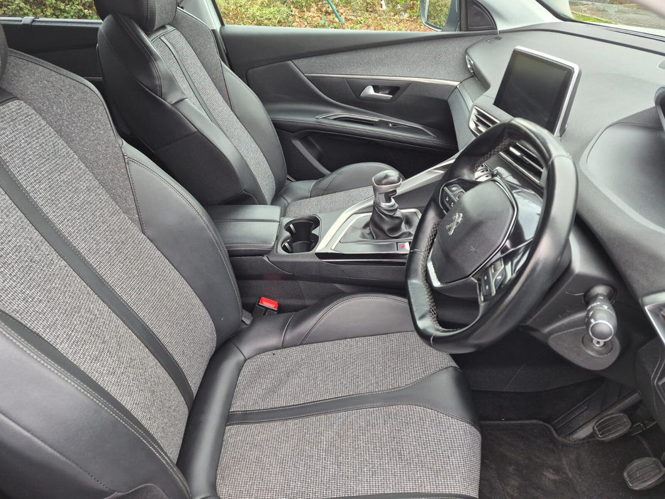 2019 Peugeot 5008 - image 13