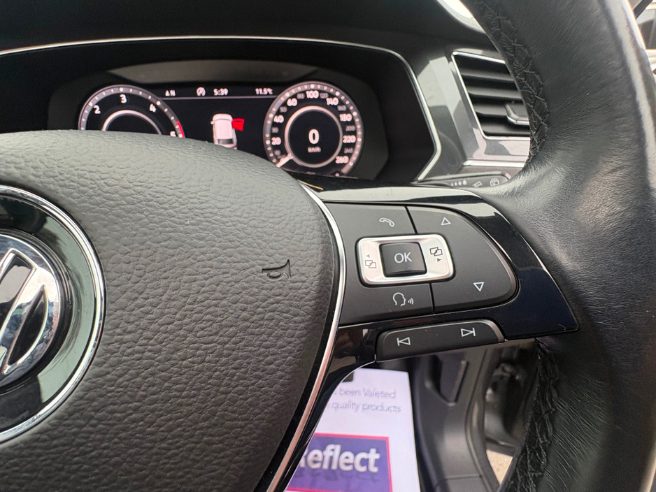 2018 Volkswagen Tiguan - image 27