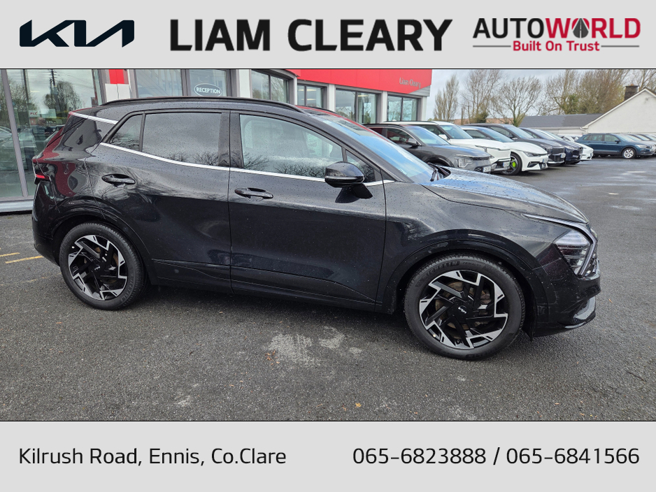 2023 Kia Sportage - image 2