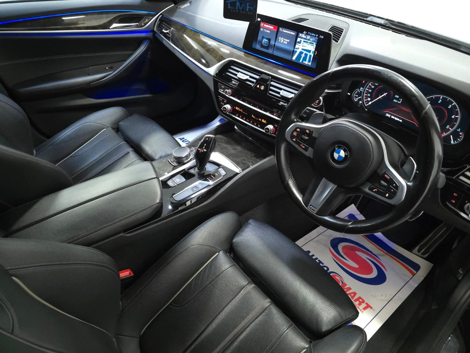 2017 BMW 5 Series - image 12