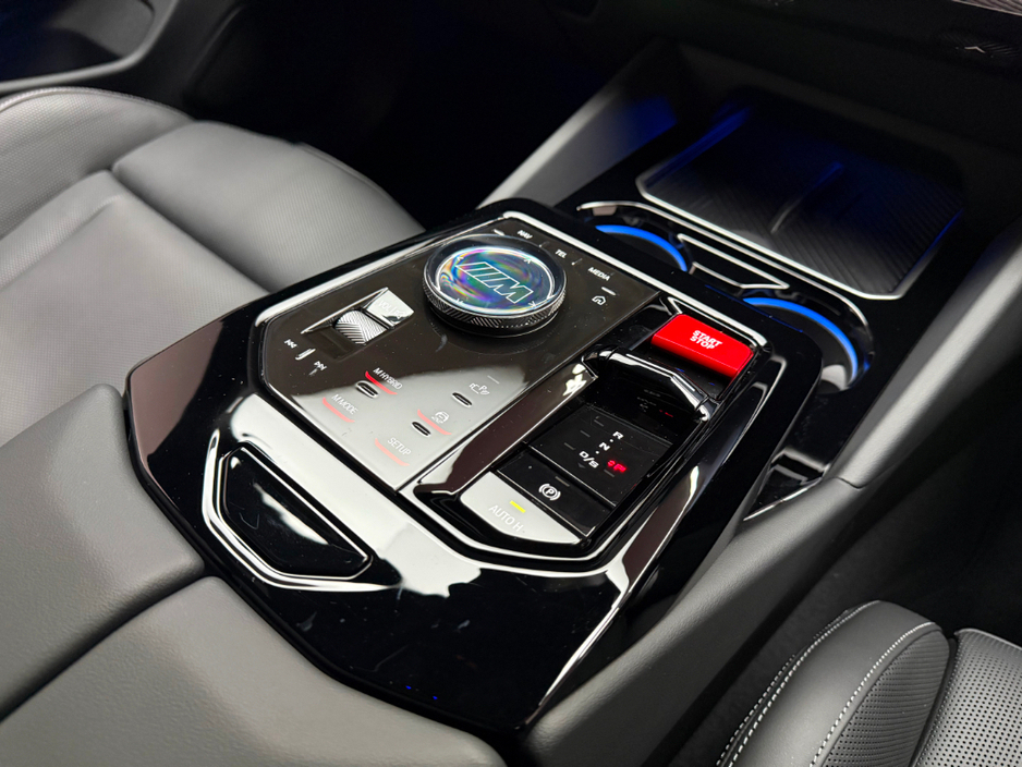 2025 BMW M5 M5 4.4 727HP INDV ROSSO CORSA €139,990