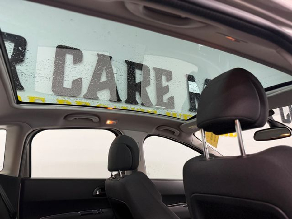 2016 Peugeot 3008 - image 12