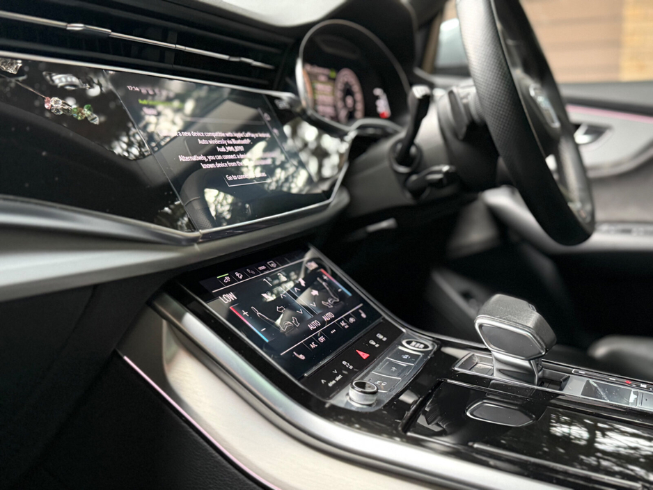 2021 Audi Q8 3.0TFSI e 55 S Line €69,900