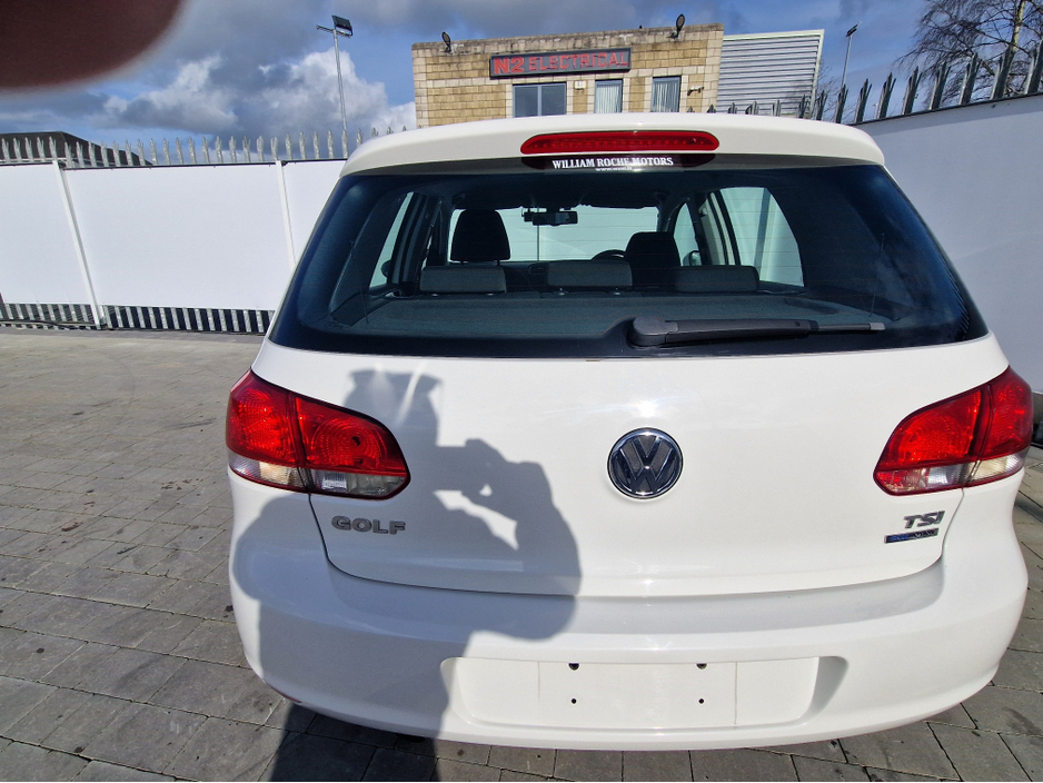 2012 Volkswagen Golf - image 8