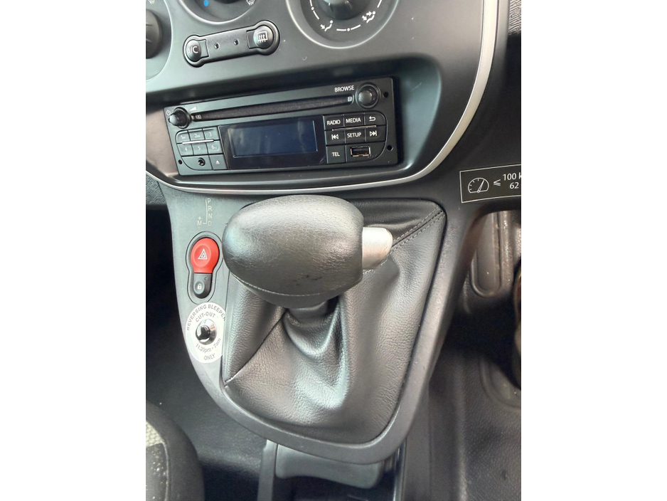 2019 Renault Kangoo - image 8