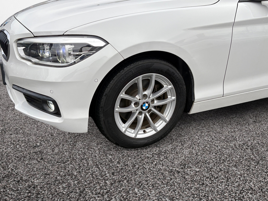 2017 BMW 1 Series - image 16