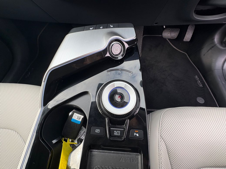 2023 Kia EV6 - image 8