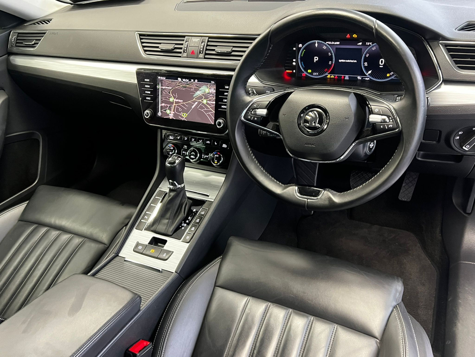 2022 Skoda Superb - image 14