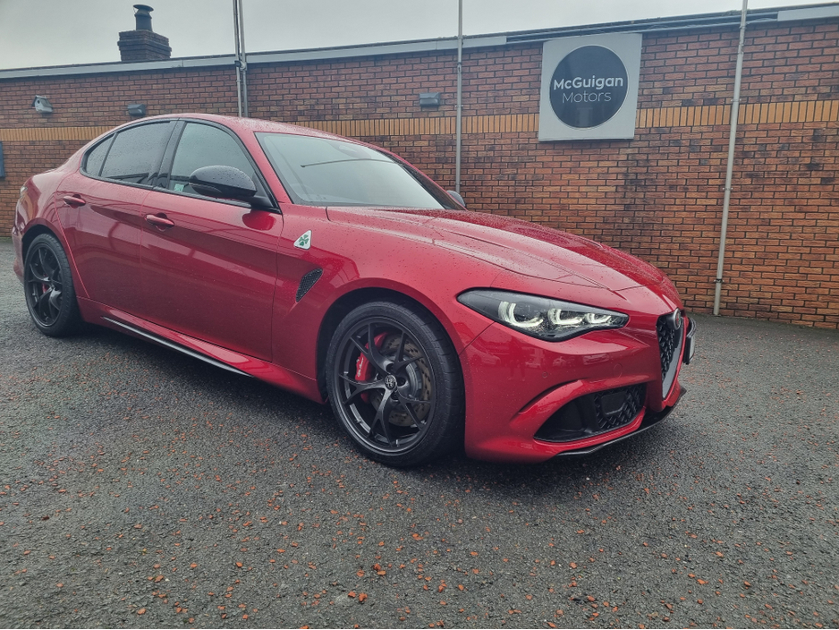 2025 Alfa Romeo Giulia V6 BI-TURBO QUADRIFOGLIO