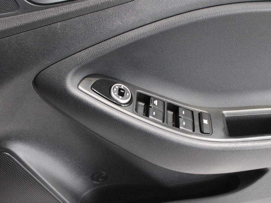 2015 Hyundai i20 - image 25