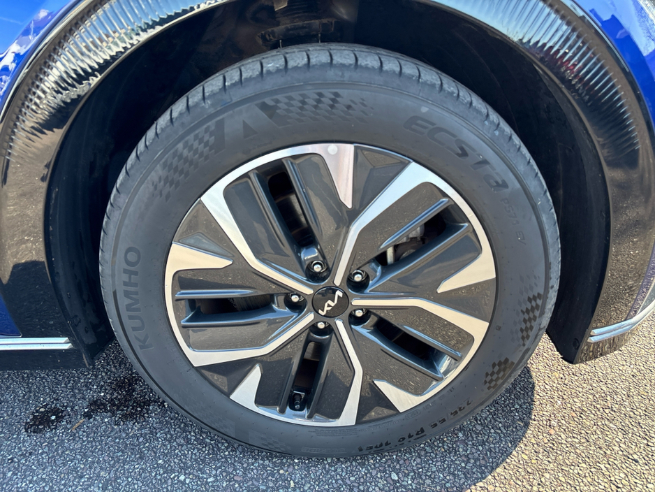 2024 Kia EV6 - image 4