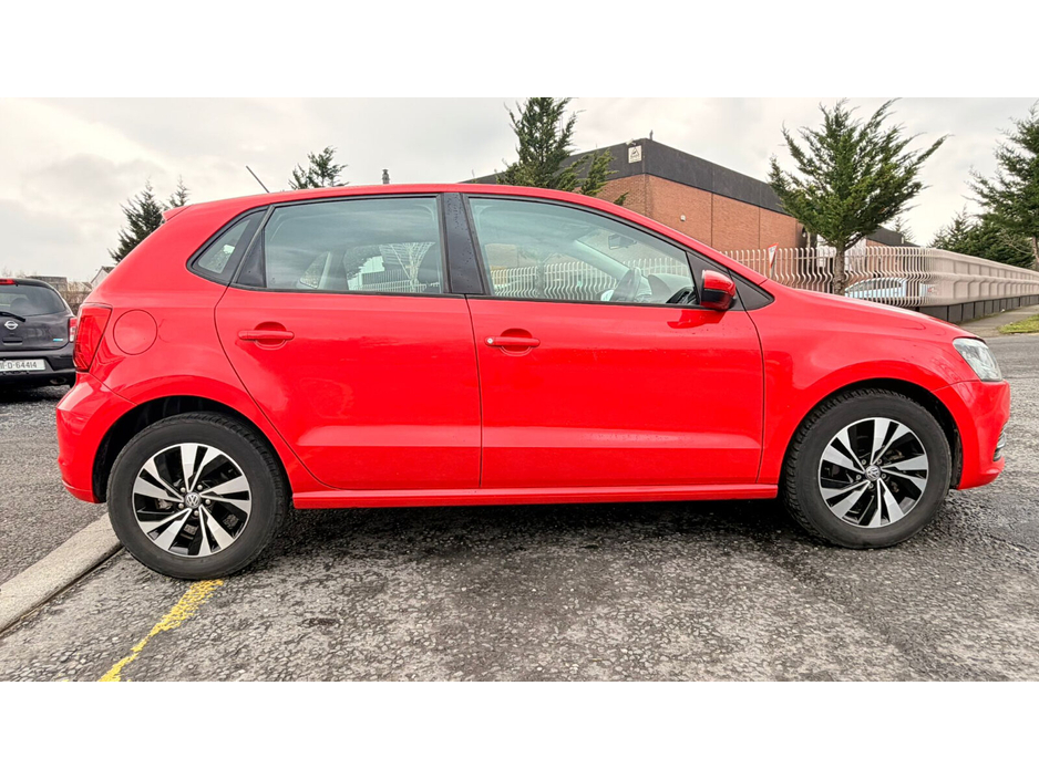2015 Volkswagen Polo  €11,000