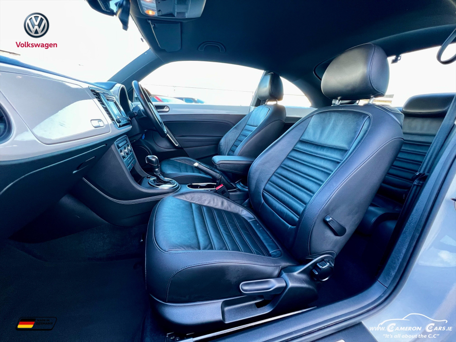 2013 Volkswagen Beetle - image 38