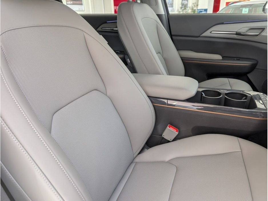 2026 Kia EV5 - image 7