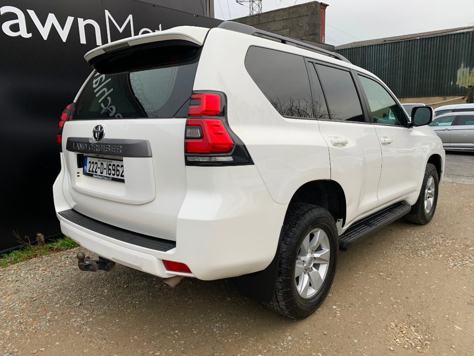 2022 Toyota Landcruiser 2.8 LWB AUTO COMMERCIAL // PRICE EXCL. VAT // GREAT CONDITION // 09/26 CVRT // ONE OWNER // FULL SERVICE HISTORY // €32,479
