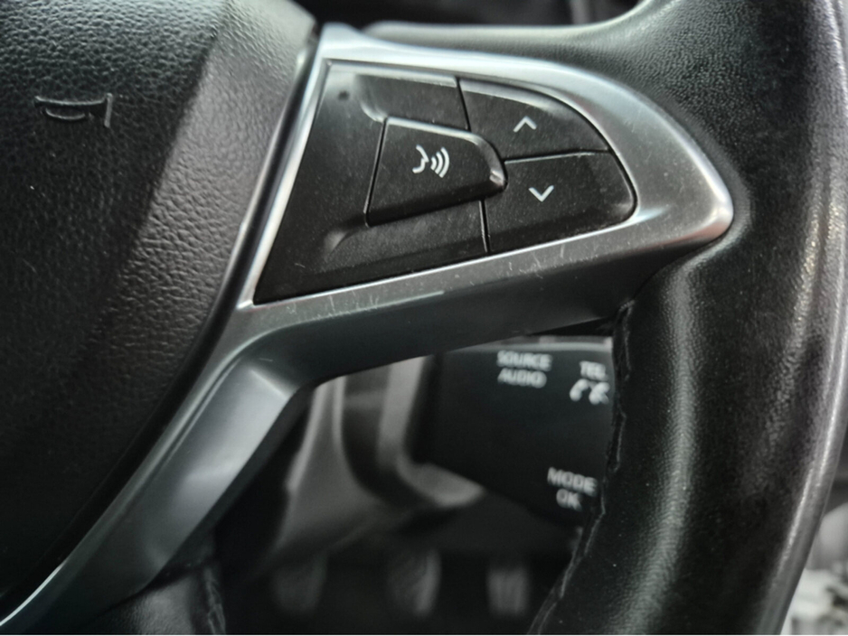 2019 Dacia Duster - image 13