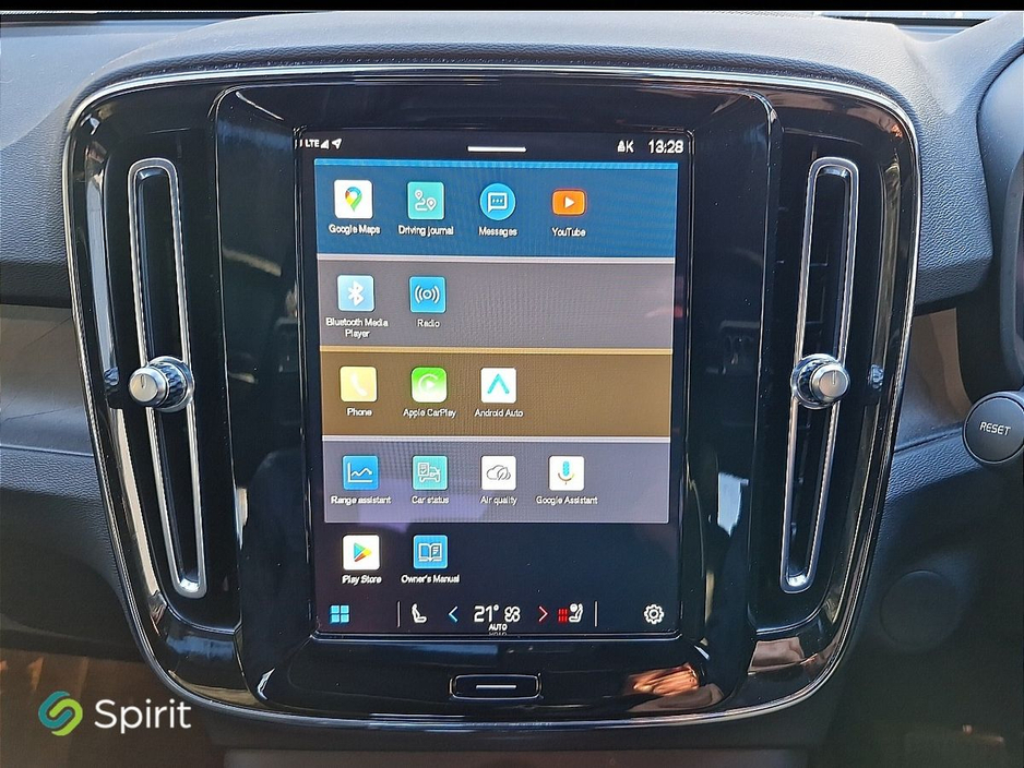 2022 Volvo XC40 - image 15