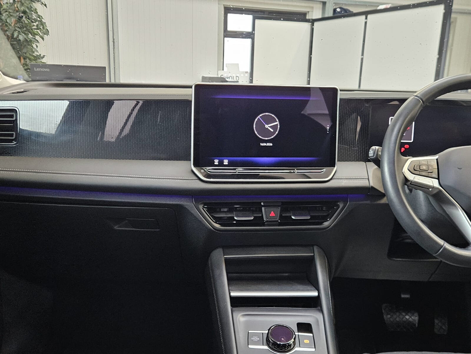 2024 Volkswagen Tiguan - image 14