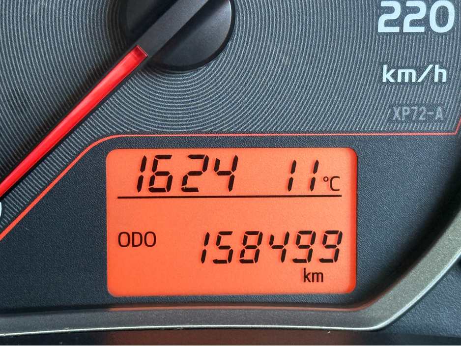 2013 Toyota Yaris - image 18