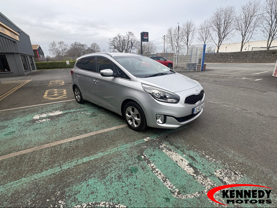 2013 Kia Carens - image 2