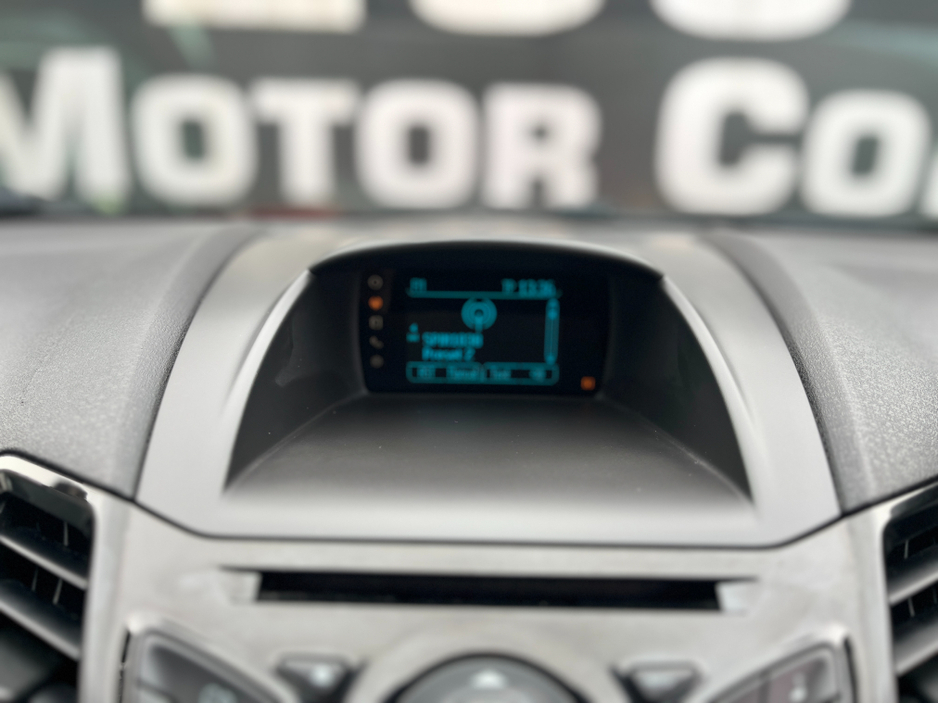 2014 Ford Fiesta - image 13