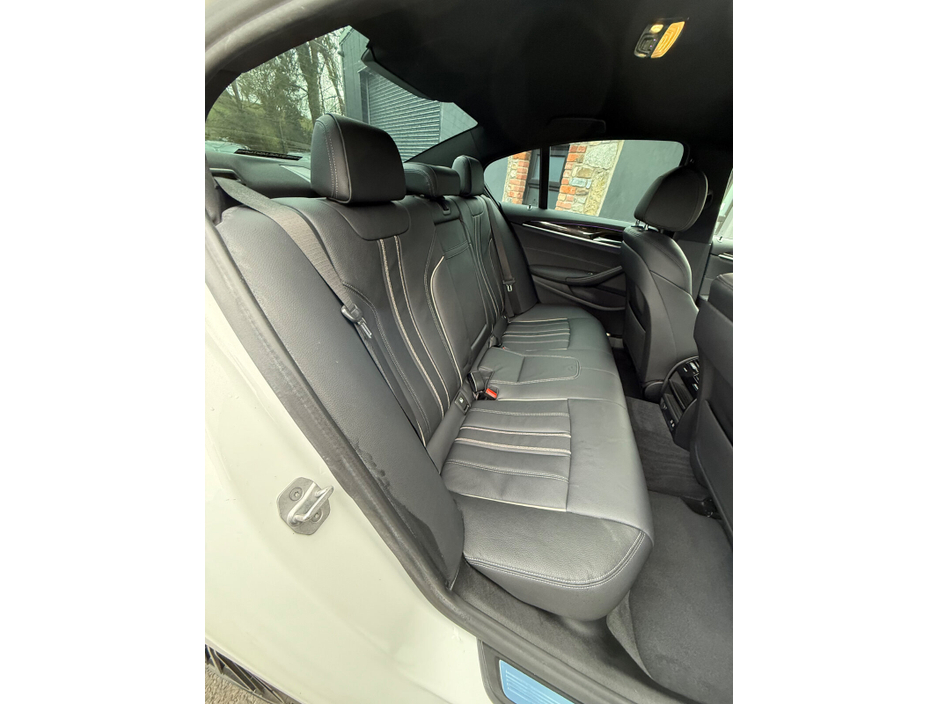 2020 BMW 5 Series - image 18