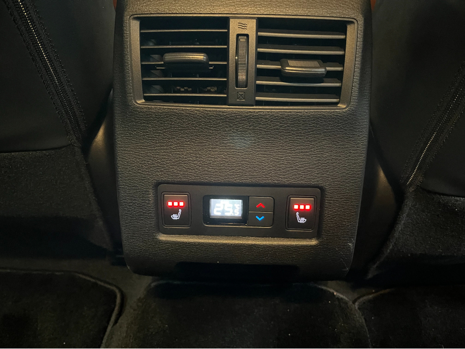 2024 Mitsubishi Outlander - image 17