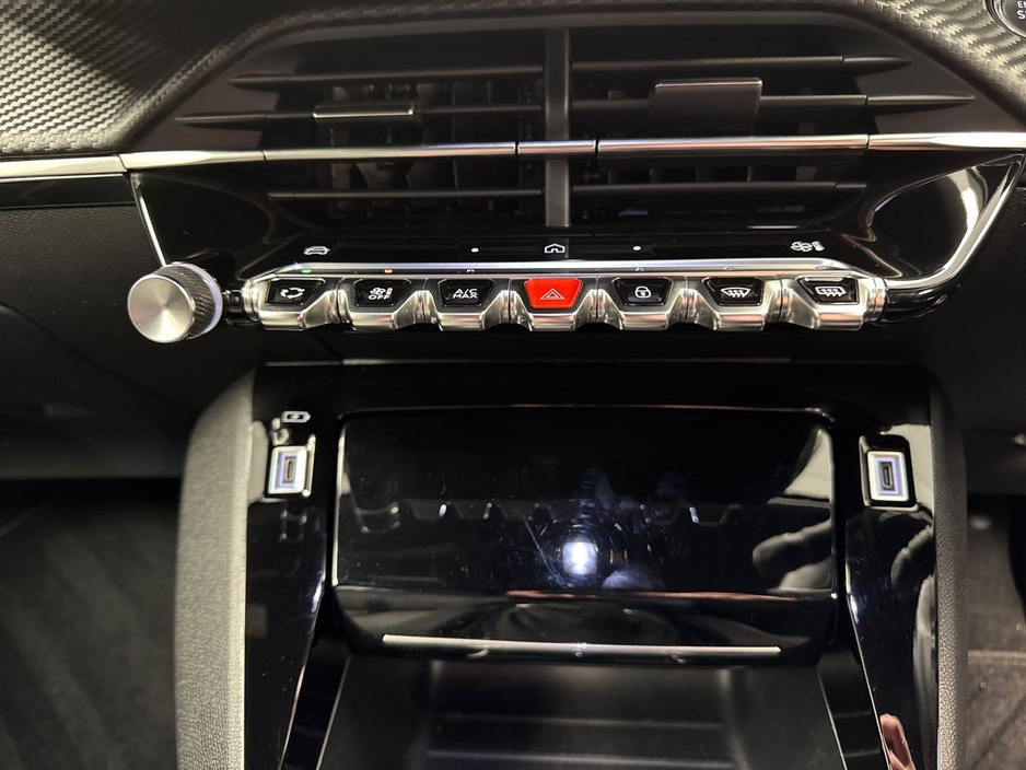 2025 Peugeot 2008 - image 17