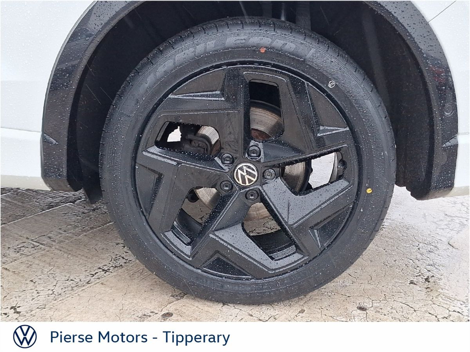 2024 Volkswagen Tiguan - image 8