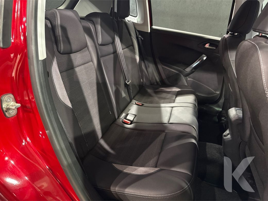 2017 Peugeot 2008 - image 11