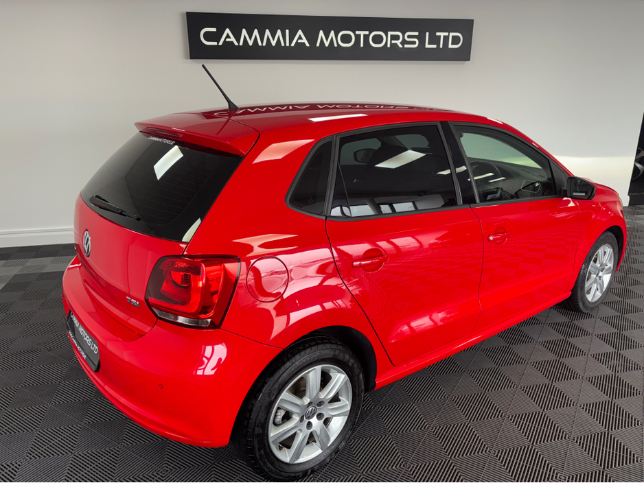 2012 Volkswagen Polo - image 4