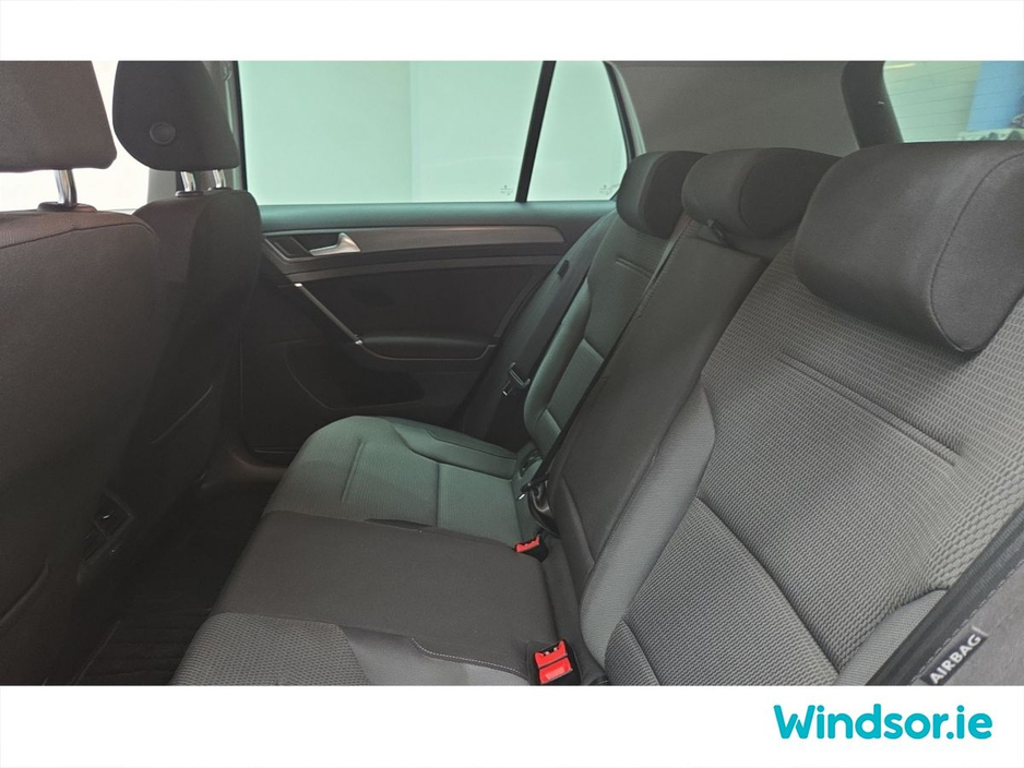 2019 Volkswagen Golf - image 8
