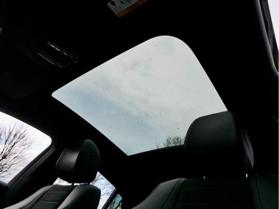 2025 Mercedes-Benz GLE Class - image 25