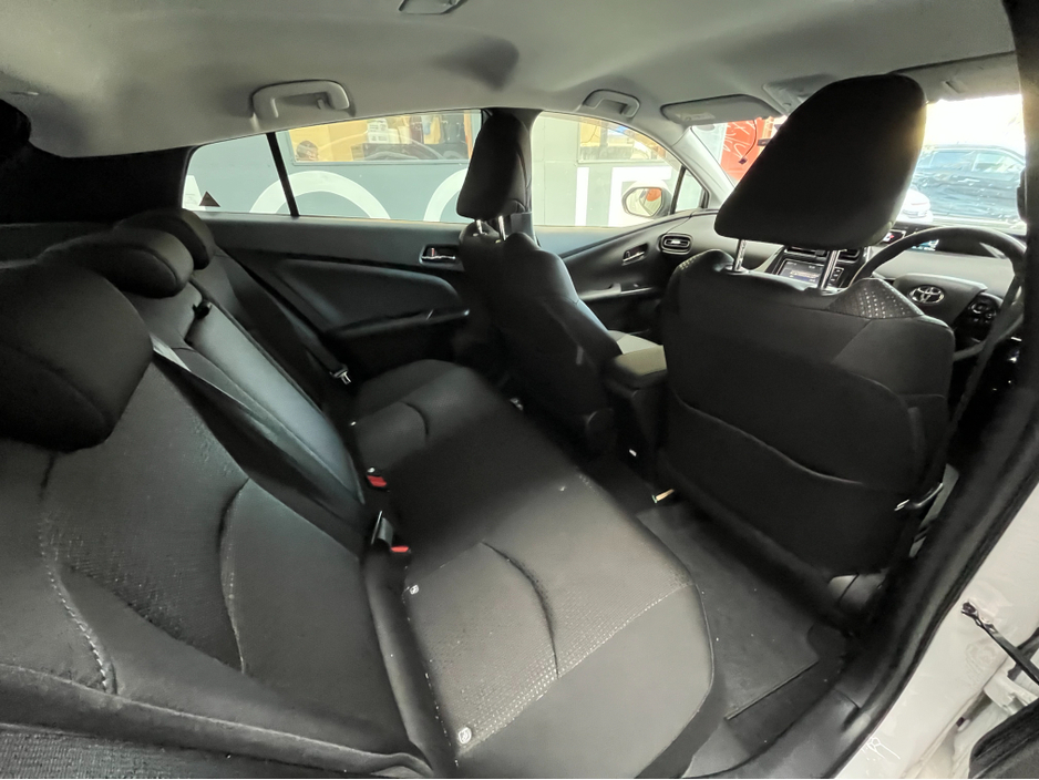 2022 Toyota Prius - image 13