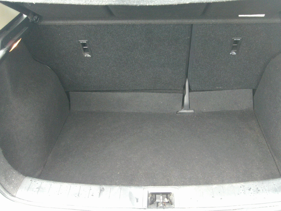 2015 Nissan Pulsar - image 9