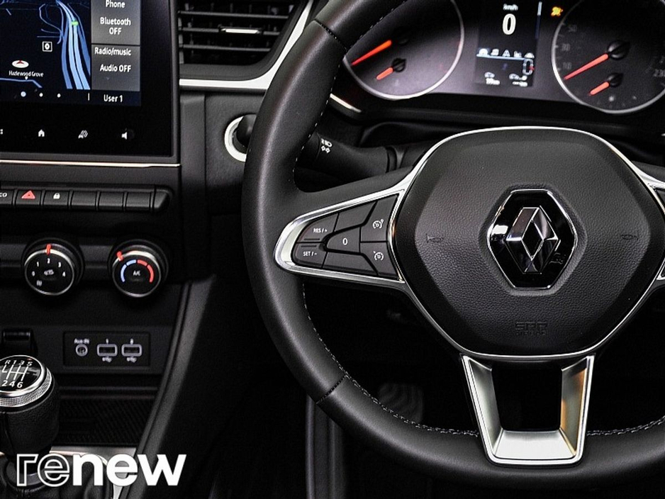 2022 Renault Captur - image 24