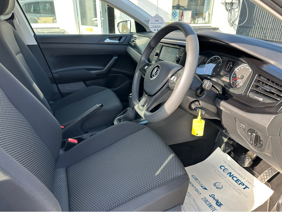 2021 Volkswagen Polo - image 13