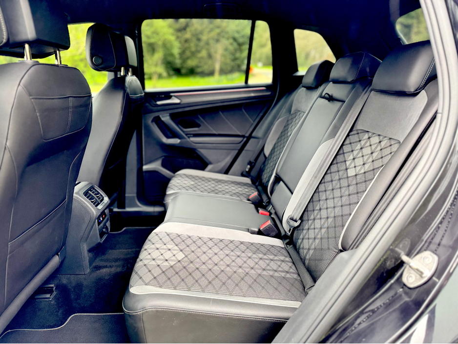 2023 Volkswagen Tiguan - image 11