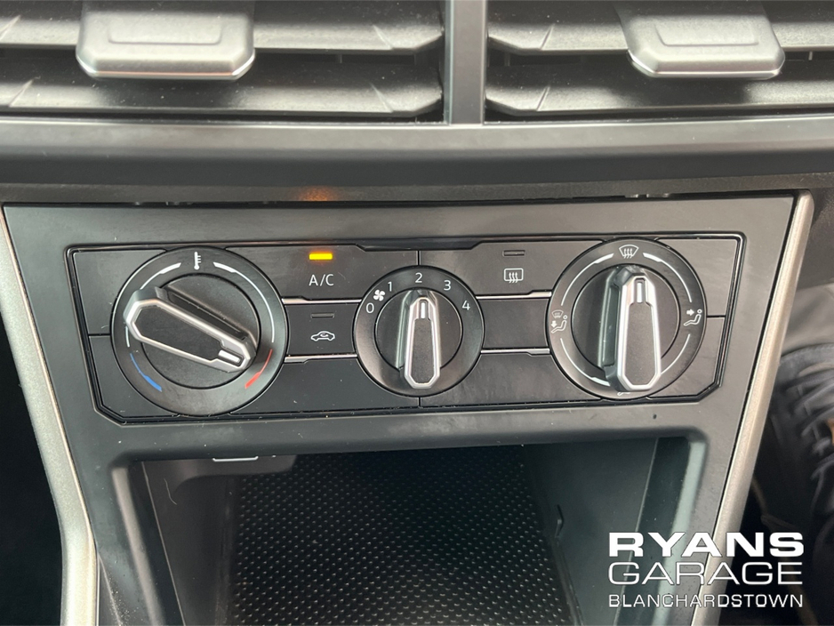 2018 Volkswagen Polo - image 23